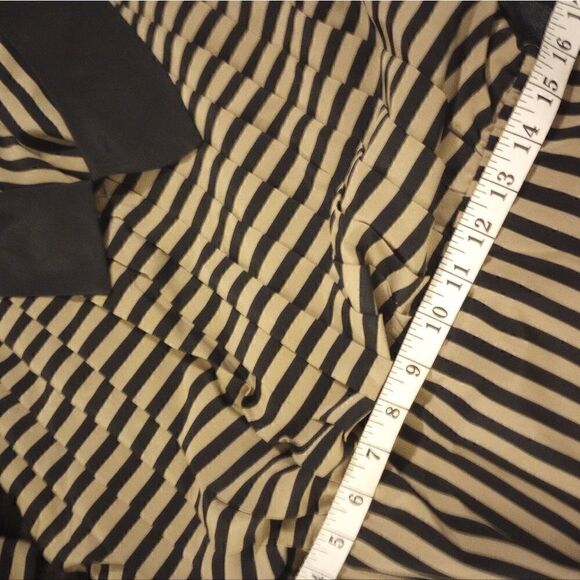 secretary style mid length dress with puffy sleeves - Picture 7 of 9